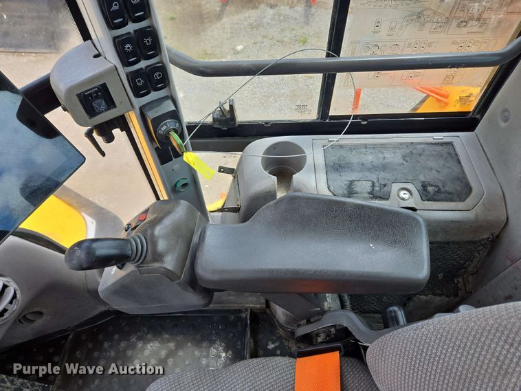 image for item EC4212 2018 Volvo L220H wheel loader