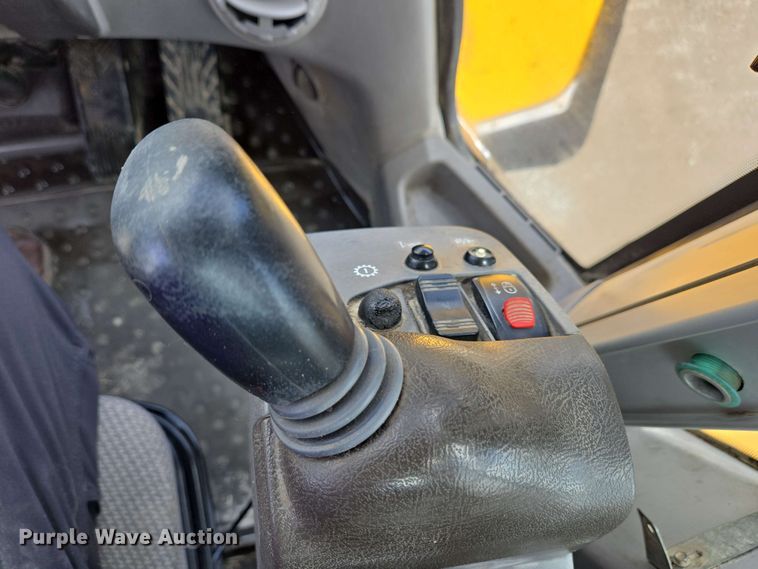 image for item EC4212 2018 Volvo L220H wheel loader