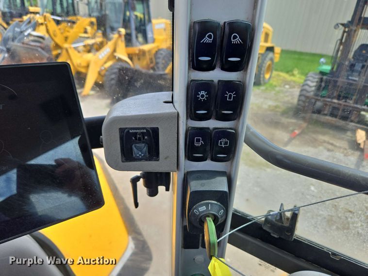 image for item EC4212 2018 Volvo L220H wheel loader