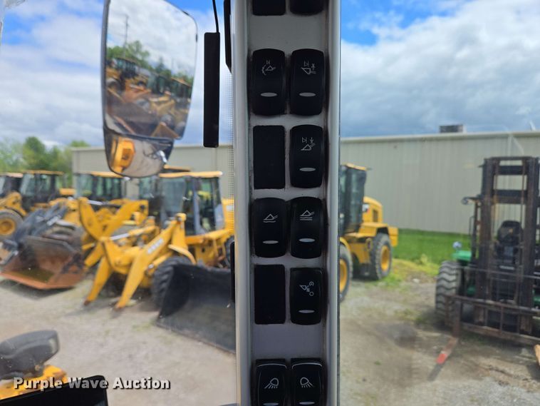 image for item EC4212 2018 Volvo L220H wheel loader