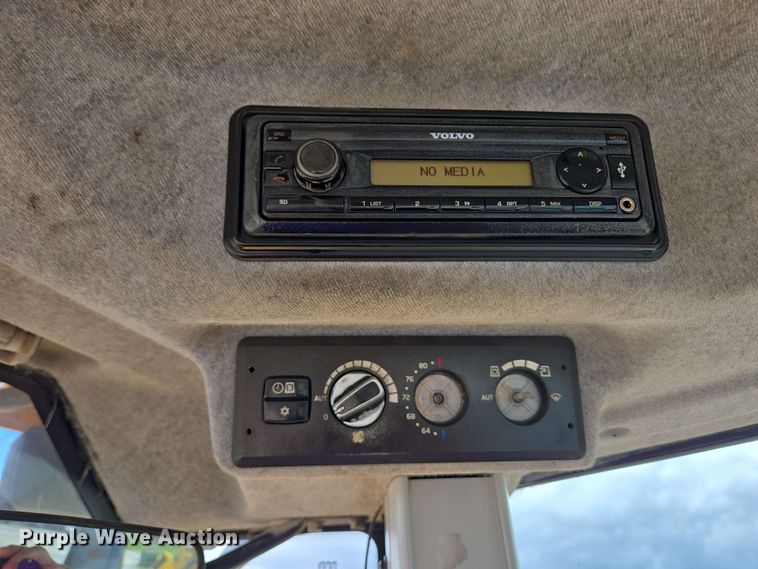 image for item EC4212 2018 Volvo L220H wheel loader