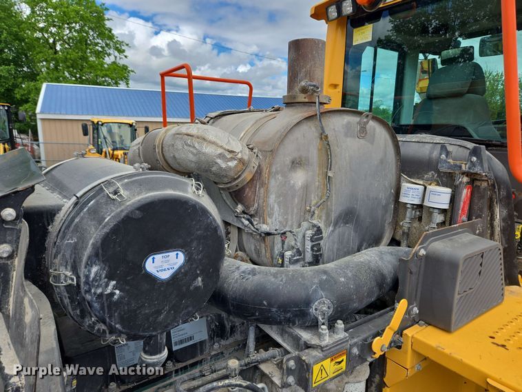 image for item EC4212 2018 Volvo L220H wheel loader