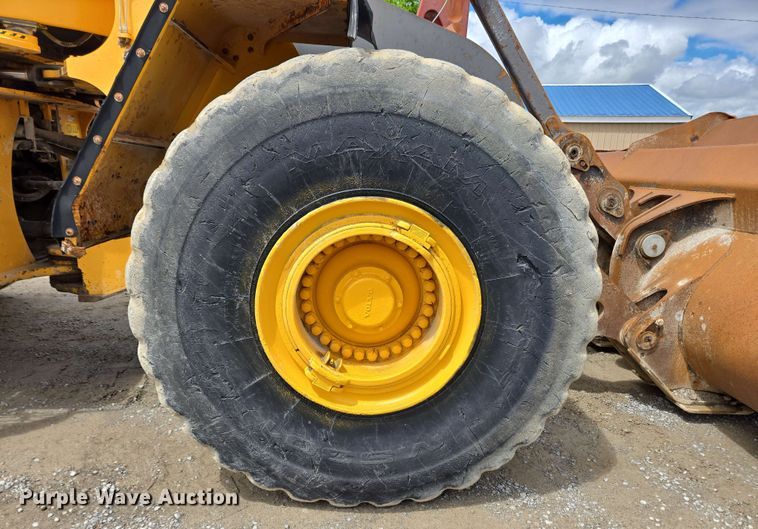 image for item EC4212 2018 Volvo L220H wheel loader