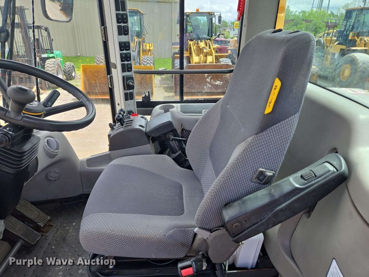 image for item EC4213 2018 Volvo L70H wheel loader