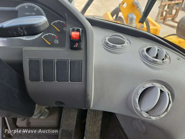 image for item EC4213 2018 Volvo L70H wheel loader