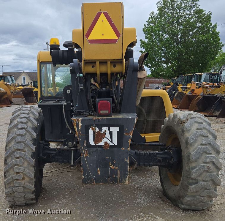 image for item EC4215 2007 Caterpillar TL1055 telehandler