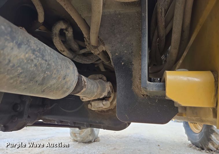 image for item EC4215 2007 Caterpillar TL1055 telehandler