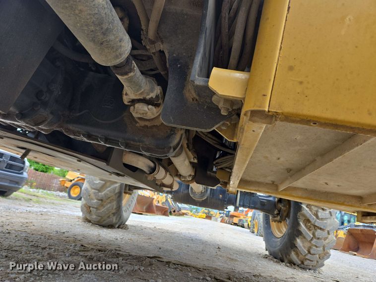 image for item EC4215 2007 Caterpillar TL1055 telehandler