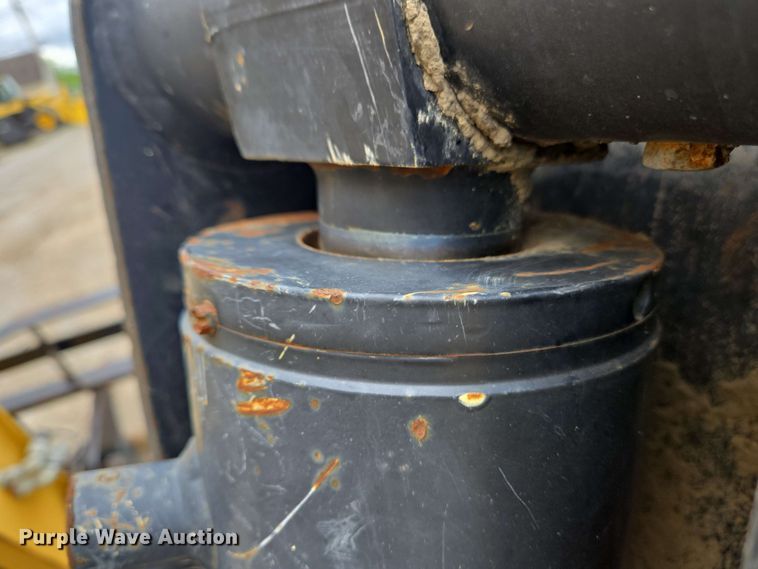 image for item EC4215 2007 Caterpillar TL1055 telehandler