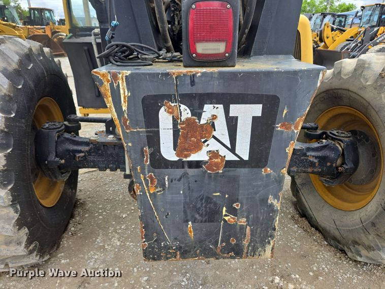 image for item EC4215 2007 Caterpillar TL1055 telehandler