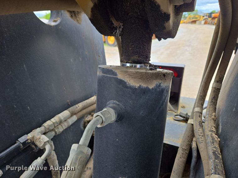 image for item EC4215 2007 Caterpillar TL1055 telehandler