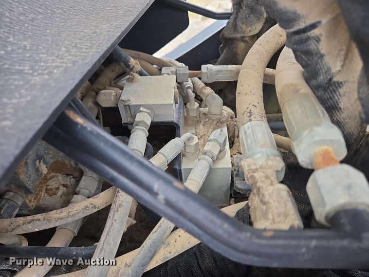 image for item EC4215 2007 Caterpillar TL1055 telehandler