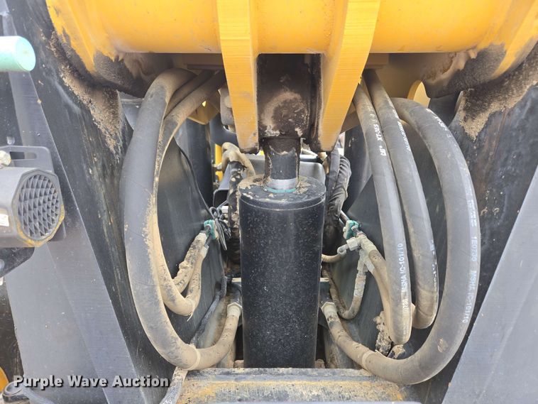 image for item EC4215 2007 Caterpillar TL1055 telehandler