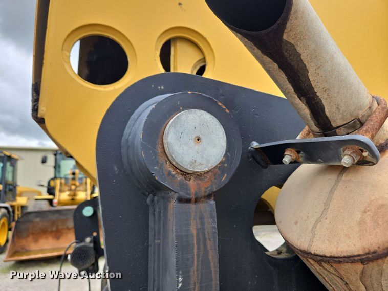 image for item EC4215 2007 Caterpillar TL1055 telehandler