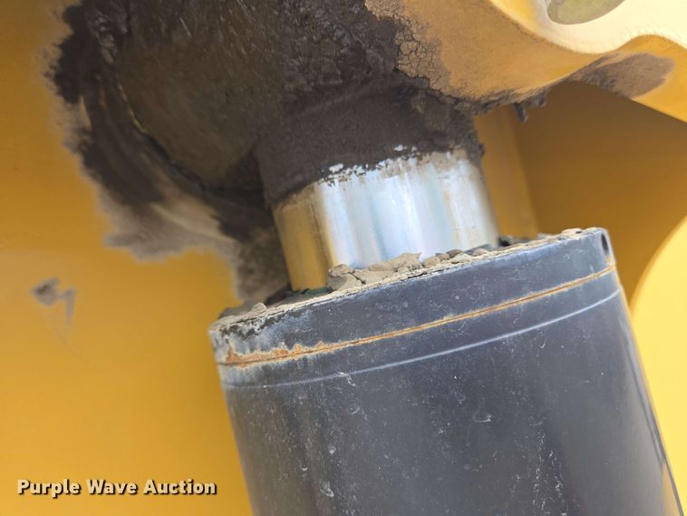 image for item EC4215 2007 Caterpillar TL1055 telehandler