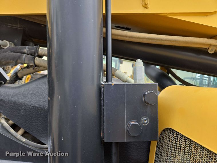 image for item EC4215 2007 Caterpillar TL1055 telehandler