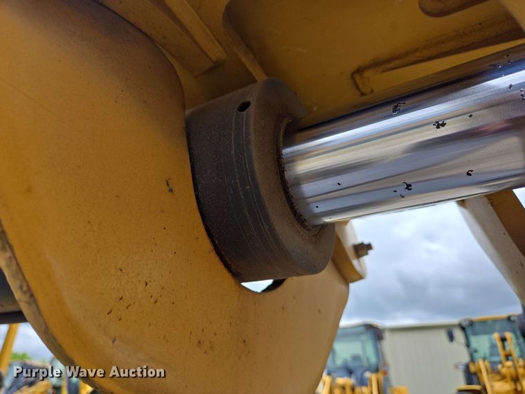 image for item EC4215 2007 Caterpillar TL1055 telehandler