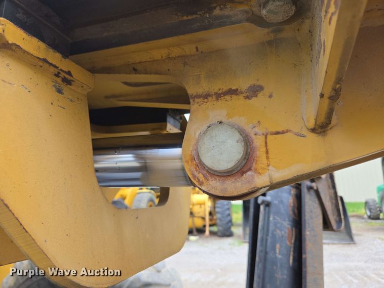 image for item EC4215 2007 Caterpillar TL1055 telehandler