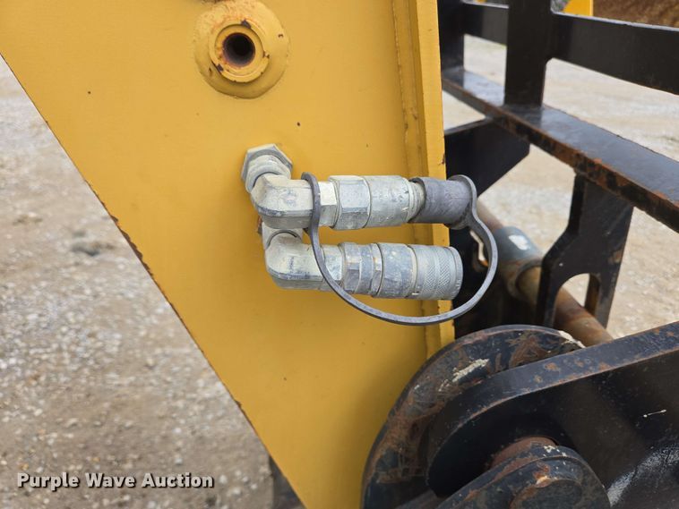 image for item EC4215 2007 Caterpillar TL1055 telehandler