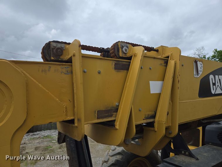 image for item EC4215 2007 Caterpillar TL1055 telehandler