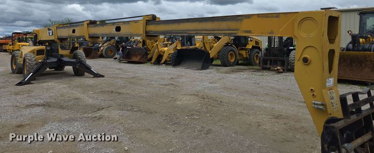 image for item EC4215 2007 Caterpillar TL1055 telehandler