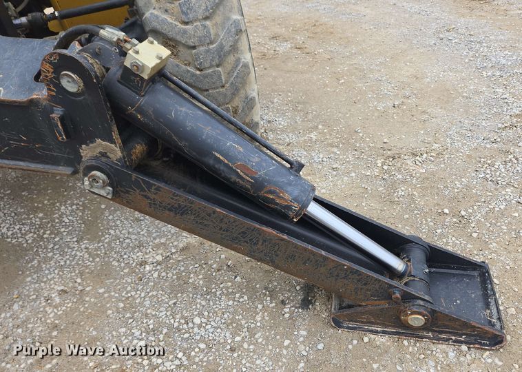 image for item EC4215 2007 Caterpillar TL1055 telehandler