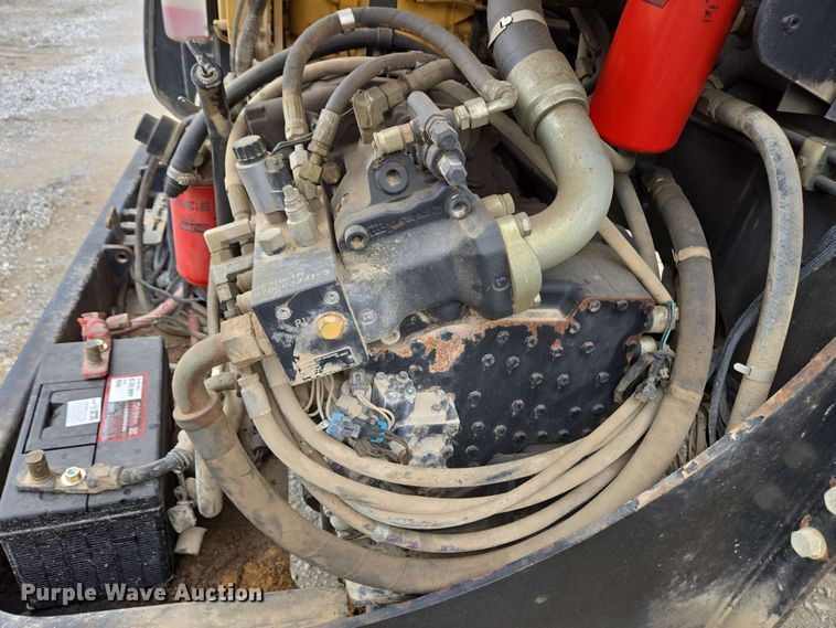 image for item EC4215 2007 Caterpillar TL1055 telehandler