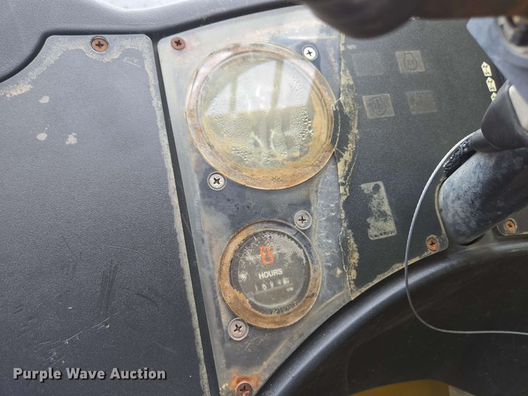 image for item EC4215 2007 Caterpillar TL1055 telehandler