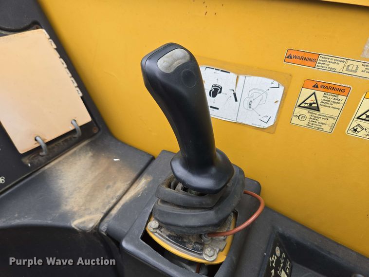 image for item EC4215 2007 Caterpillar TL1055 telehandler