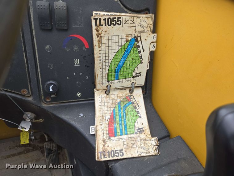 image for item EC4215 2007 Caterpillar TL1055 telehandler