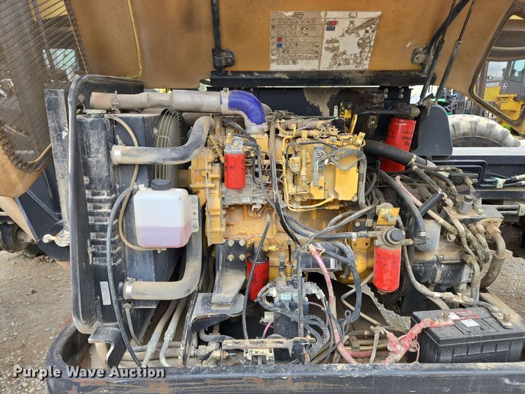 image for item EC4215 2007 Caterpillar TL1055 telehandler