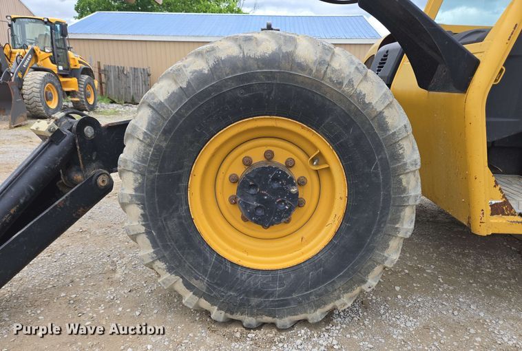 image for item EC4215 2007 Caterpillar TL1055 telehandler