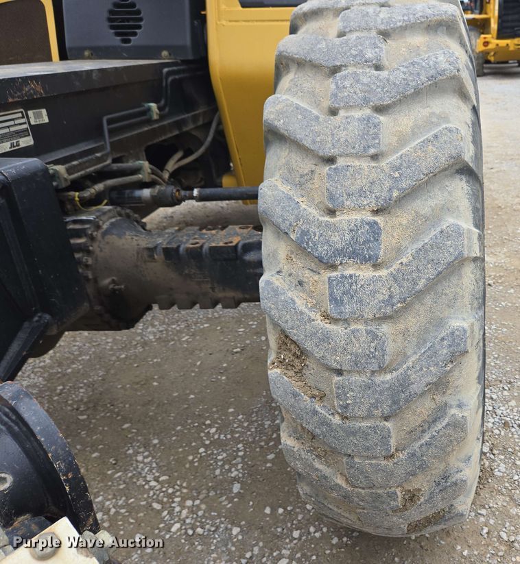 image for item EC4215 2007 Caterpillar TL1055 telehandler