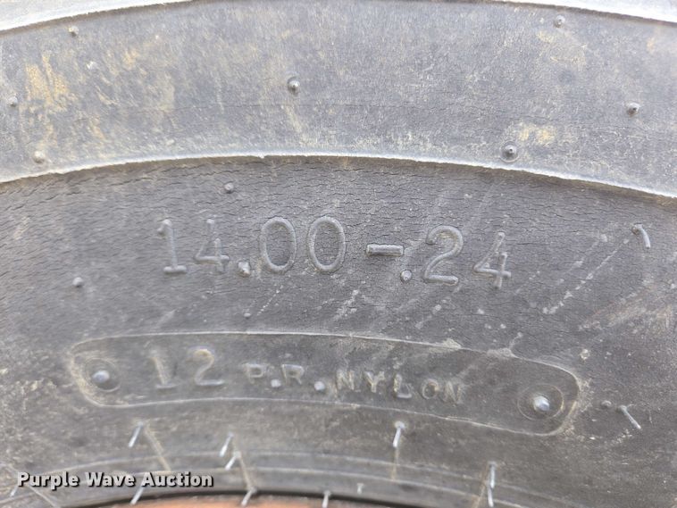 image for item EC4215 2007 Caterpillar TL1055 telehandler