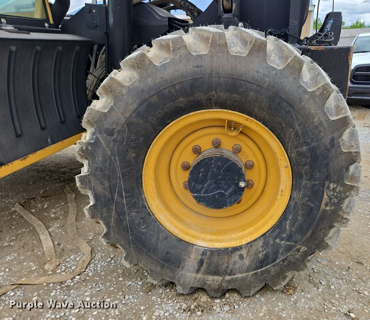 image for item EC4215 2007 Caterpillar TL1055 telehandler