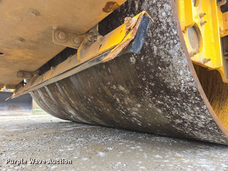 image for item EC4216 2019 Sakai SW884 double drum vibratory roller