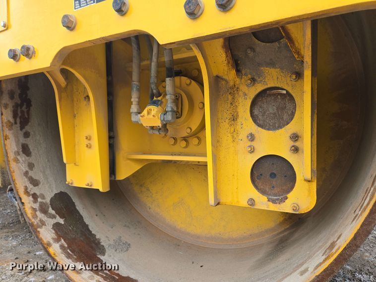 image for item EC4216 2019 Sakai SW884 double drum vibratory roller