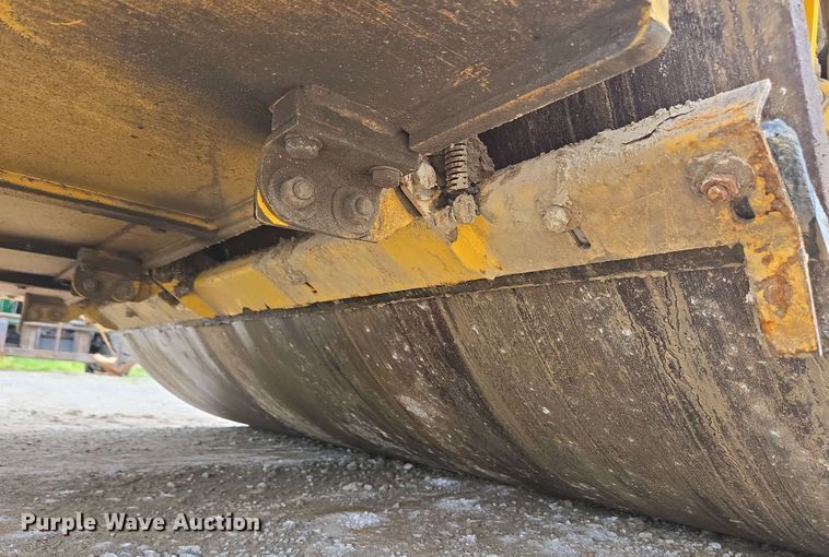 image for item EC4216 2019 Sakai SW884 double drum vibratory roller