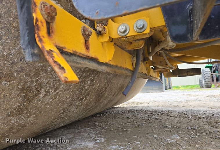 image for item EC4216 2019 Sakai SW884 double drum vibratory roller