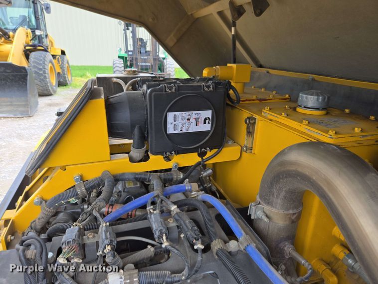 image for item EC4216 2019 Sakai SW884 double drum vibratory roller