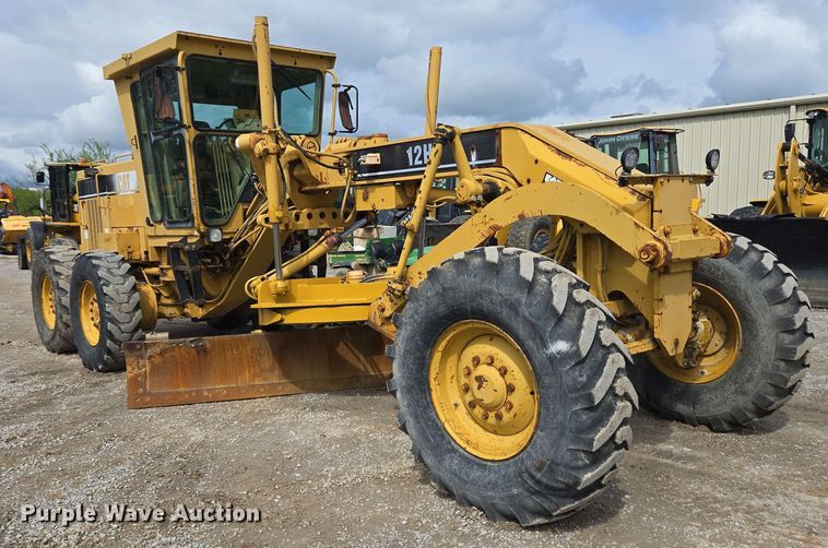 image for item EC4218 1997 Caterpillar 12H motor grader