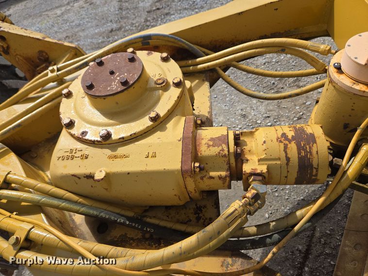 image for item EC4218 1997 Caterpillar 12H motor grader