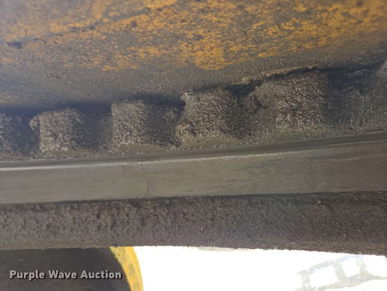 image for item EC4218 1997 Caterpillar 12H motor grader