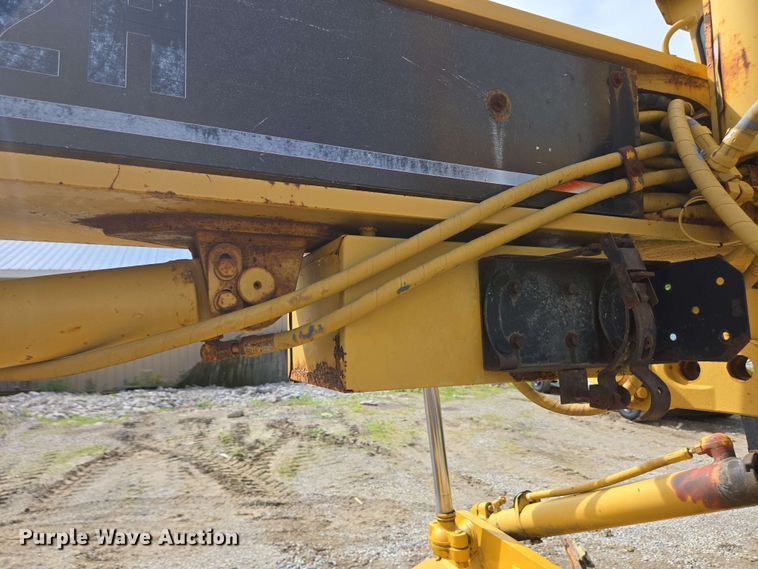 image for item EC4218 1997 Caterpillar 12H motor grader