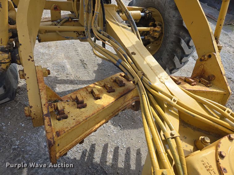 image for item EC4218 1997 Caterpillar 12H motor grader