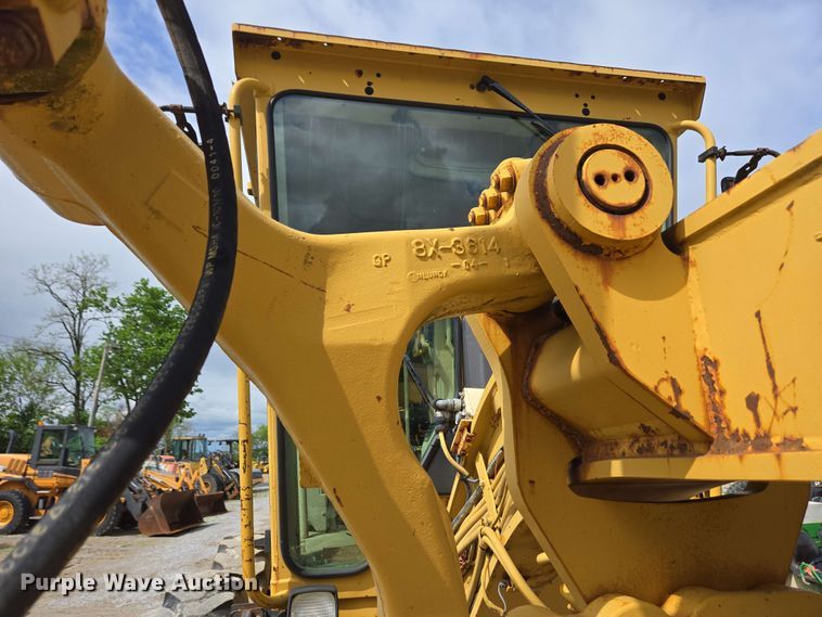 image for item EC4218 1997 Caterpillar 12H motor grader