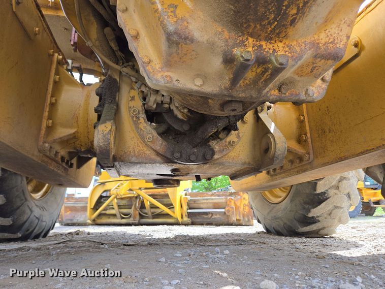 image for item EC4218 1997 Caterpillar 12H motor grader