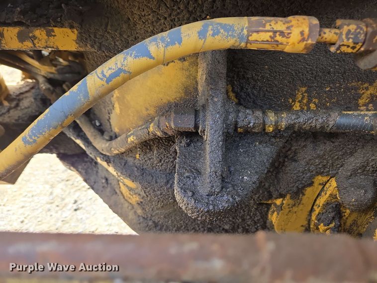 image for item EC4218 1997 Caterpillar 12H motor grader