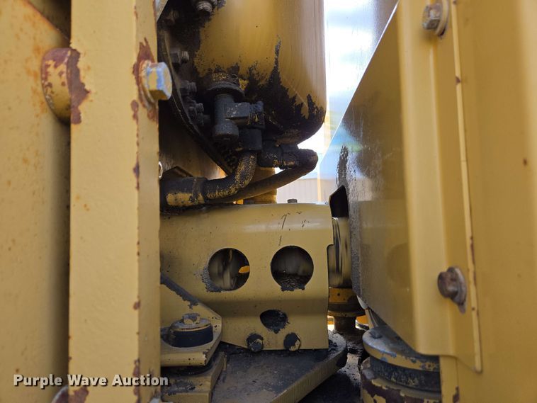 image for item EC4218 1997 Caterpillar 12H motor grader