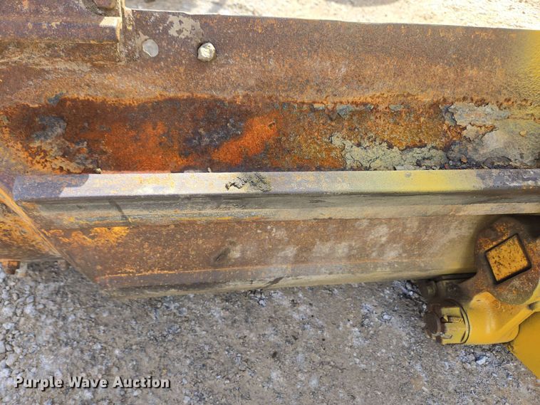 image for item EC4218 1997 Caterpillar 12H motor grader